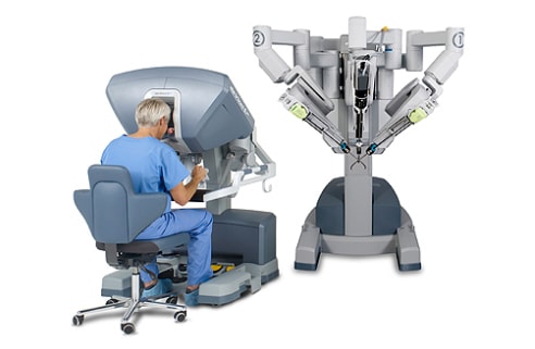CCMC_da_Vinci_Si_Surgeon_head_console image of technician using machinery